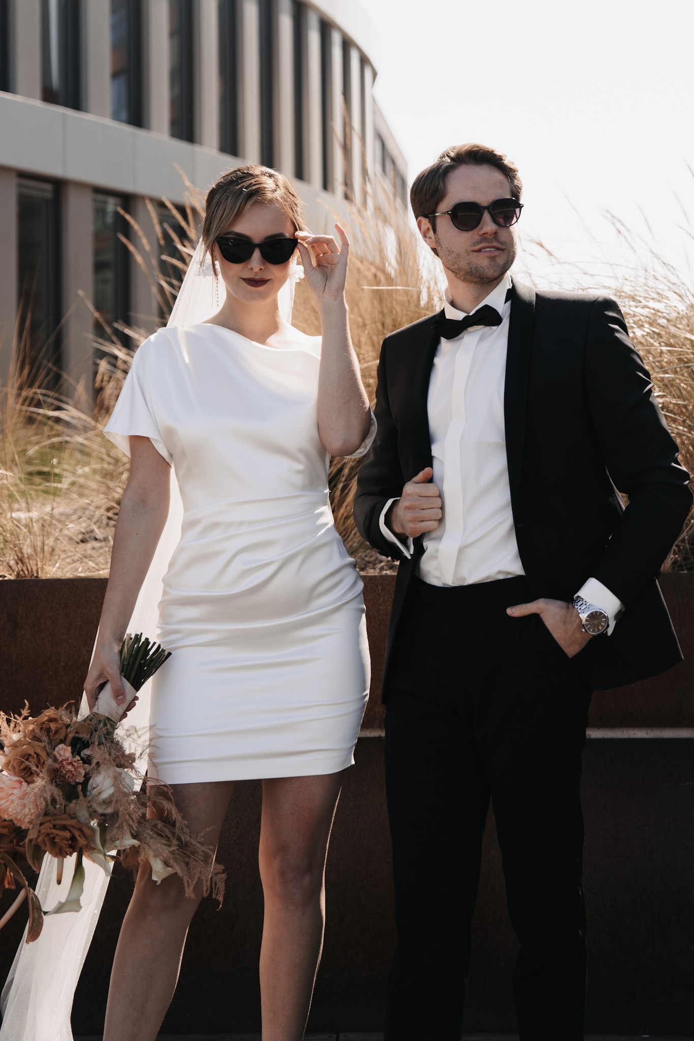 Brautpaar bei einer eleganten Hochzeit