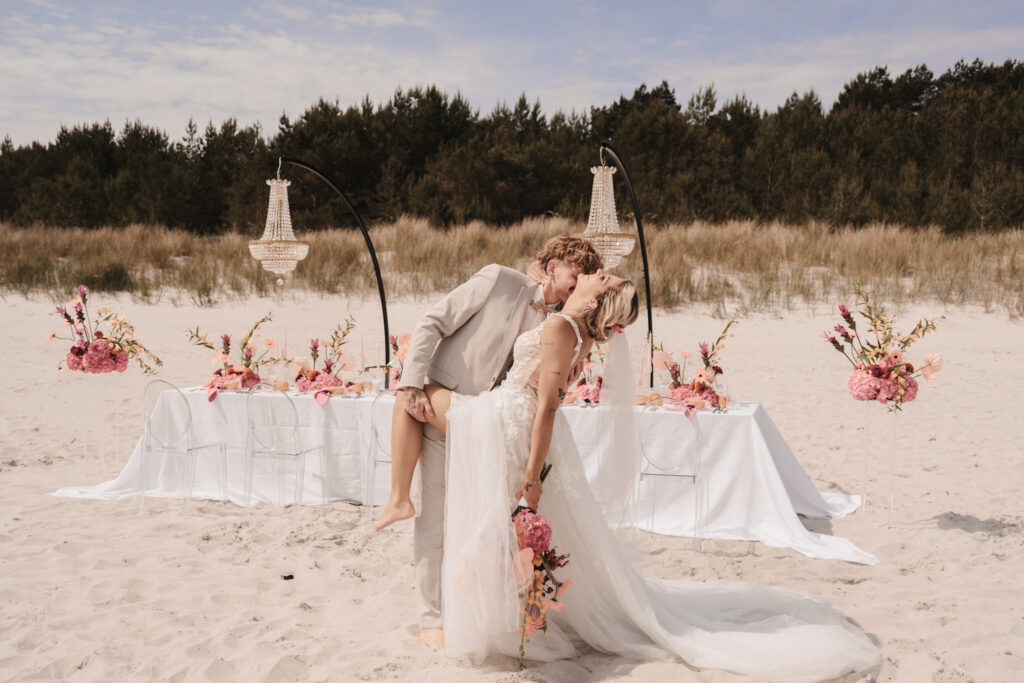 Strandhochzeit an der Ostsee - Kleine Hochzeit im Leuchtturm, heiraten im kleinen Kreis