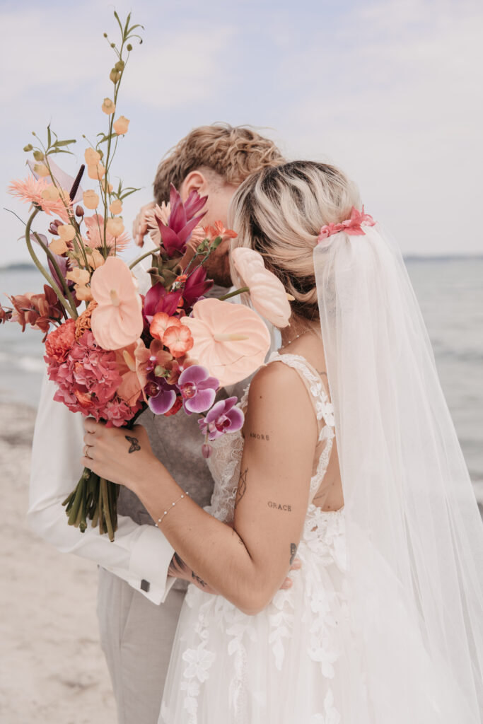 Floristik für Strandhochzeit - passendes Hochzeitskonzept