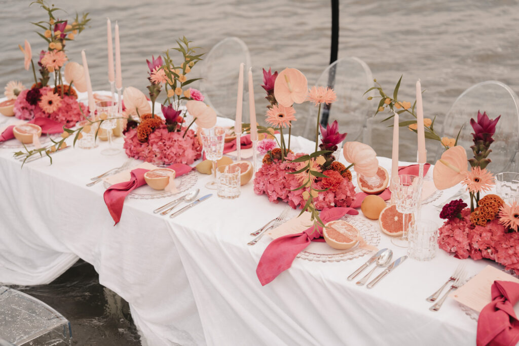 Dekoration und Blumen für Strandhochzeit