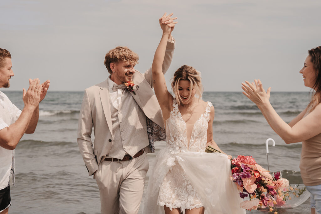 Hochzeit an der Ostsee - Heiraten im Wasser am Strand
