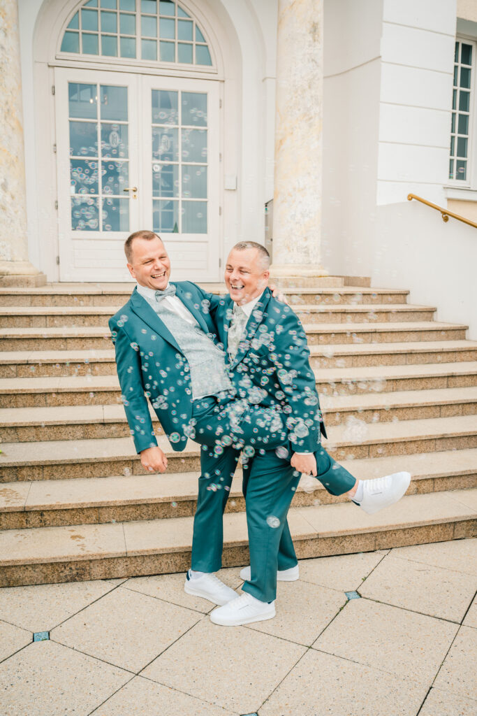 Kleine Hochzeit auf Rügen an der Ostsee - Highlight Rasander Roland, Hochzeitslocation Kurhaus Binz